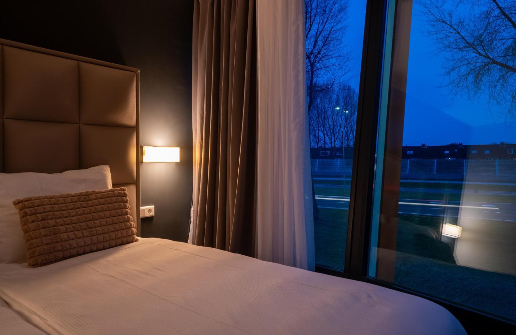 Ma Airport Hotel Hoofddorp Exteriör bild